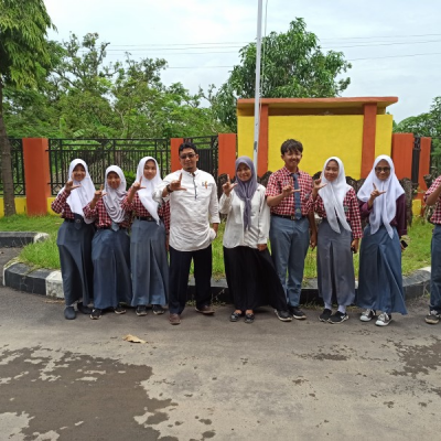 Serunya Kegiatan Literasi Terpusat di Sekolah