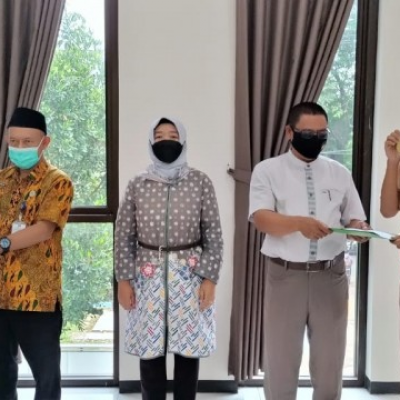 Penyerahan Medali dan Piagam Penghargaan Kompetensi Sains Nasional (OSN)