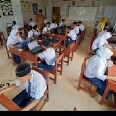 Cegah Tertinggal Pembelajaran akibat Pandemi, Nadiem Nilai Sekolah Tatap Muka Jadi Solusi