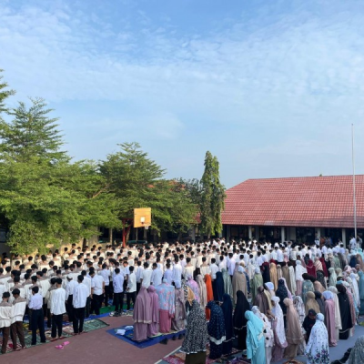 Sholat Dhuha Berjamaah Warnai Pagi SMAN 1 Pusakanagara